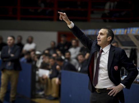 Μπλατ: «Να μάθουμε κάτι από την εμφάνισή μας»