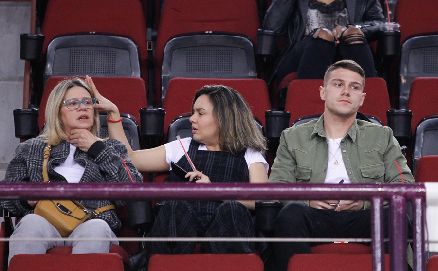 Στο πλευρό της ομάδας του Μπλατ ο… ποδοσφαιρικός Ολυμπιακός (pics)