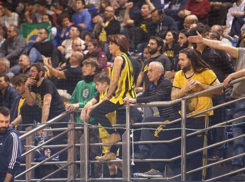 «Τρελάθηκαν» με το Παλέ και τον κόσμο του Άρη οι Βραζιλιάνοι! (pics)