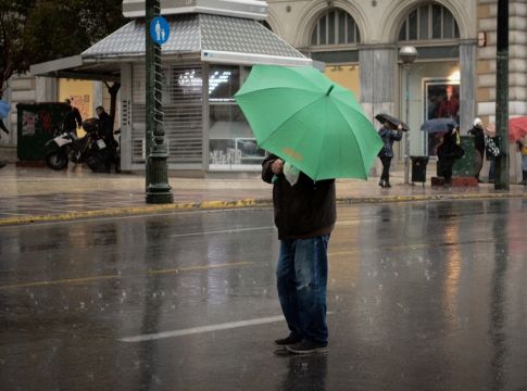 Βροχές και καταιγίδες σε όλη τη χώρα σήμερα Τρίτη