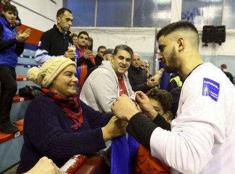 Ρενάτα: «Ο καρκίνος; Σαν να περνάω γρίπη, έτσι θα τον νικήσω!»