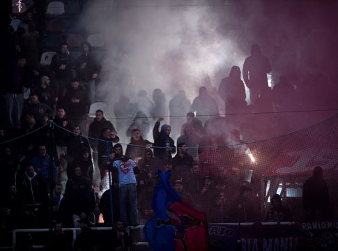Πέντε συλλήψεις μετά τα επεισόδια στο Πανιώνιος-ΑΕΚ