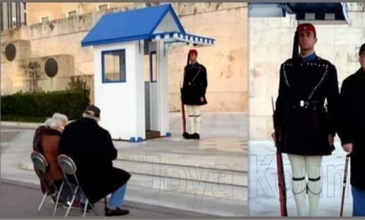 Παππούδες καμαρώνουν τον Εύζωνα εγγονό τους και συγκινούν όλη την Ελλάδα (pics)