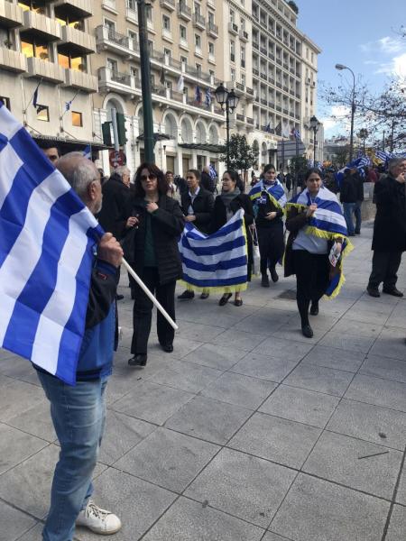 Γεμίζει διαδηλωτές το Σύνταγμα για το συλλαλητήριο για τη Μακεδονία