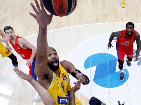 Ο Τάιους «ντρόπιασε» τον Χάντερ (vid)