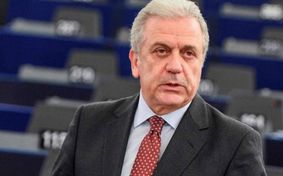 Αβραμόπουλος: Να ανακληθεί η προστασία των ψευδομαρτύρων στην υπόθεση Novartis