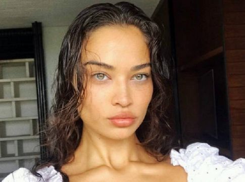 Το βλέμμα της Shanina Shaik κρύβει ένα μυστήριο