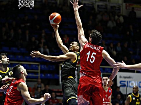 Φουενλαμπράδα – ΑΕΚ 82-90