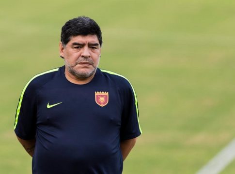 Πετυχημένη η εγχείρηση για Μαραντόνα