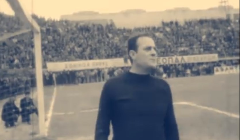 Ηθοποιοί εναντίον δημοσιογράφων: Όταν οι Κωνσταντάρας, Βουτσάς και Κούρκουλος έπαιζαν μπάλα (vid)