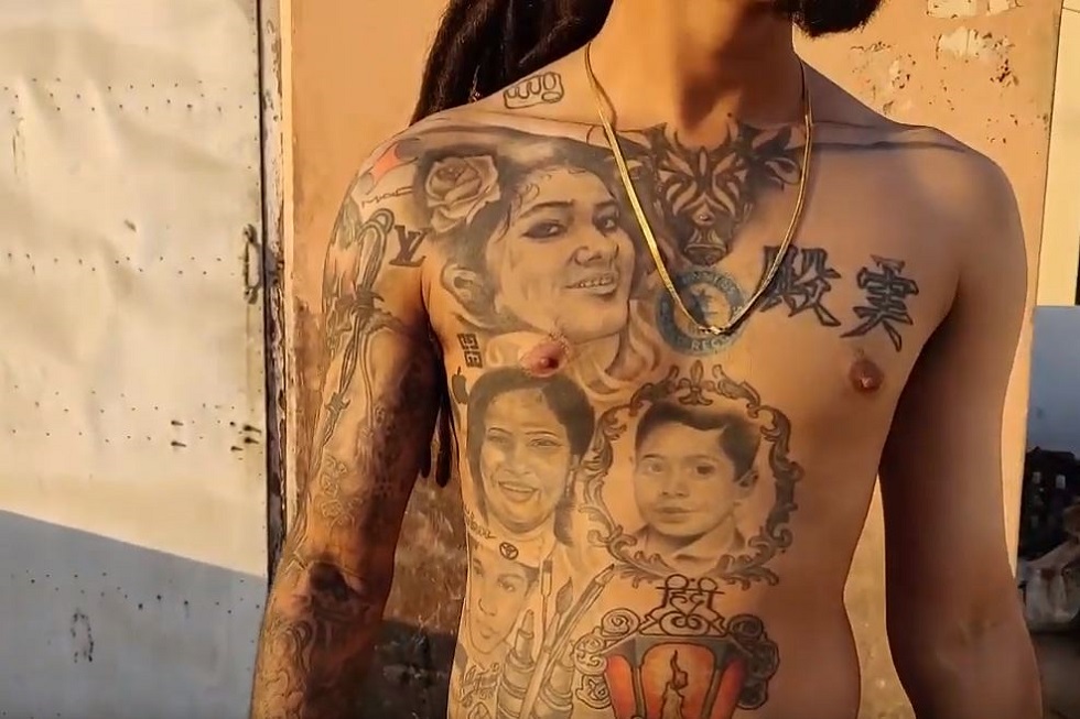 Τατουάζ σχέδια: Ο άνθρωπος με τα 442 λογότυπα εταιριών