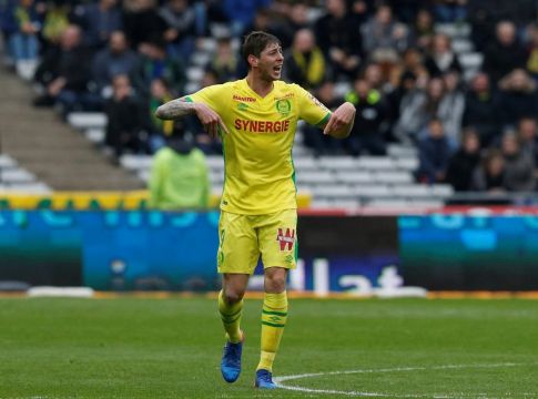 Η Ναντ αποσύρει το «9» στη μνήμη του Σάλα