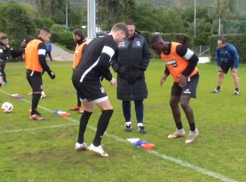 ΟΦΗ : Πέρσον vs Μπράουν στη μάχη για το… κωνάκι! (vid)