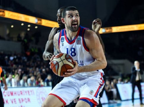 Πονάει ο Μόερμαν, αμφίβολος με Ολυμπιακό
