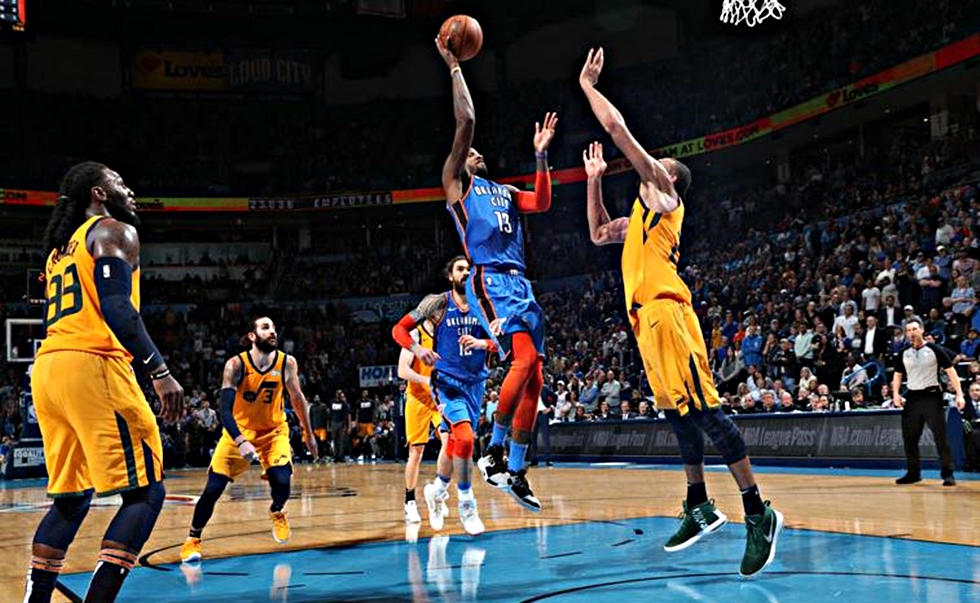 Το απίθανο buzzer beater του Τζορτζ στο Νο1 του Top 10 (vid)