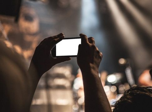 Κινητά τηλέφωνα: Μία χρήσιμη λειτουργία που έχουν όλα, αλλά κανείς δεν το γνωρίζει