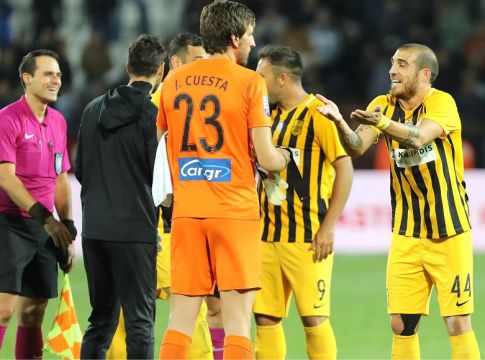 Επικές αναρτήσεις από Βέλεθ, Τζανακάκη και Κουέστα (pics)