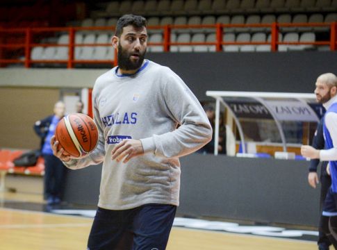 Κάλεσμα Μπουρούση στον κόσμο ενόψει του φινάλε της Εθνικής (vid)