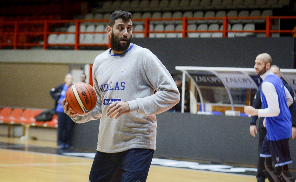 Κάλεσμα Μπουρούση στον κόσμο ενόψει του φινάλε της Εθνικής (vid)