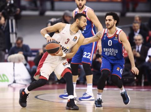 Λάρκιν: «Μία μεγάλη νίκη, προστατέψαμε την έδρα μας»