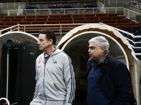 Παπαδόπουλος: «Βρήκαν δικαιολογία και τα έριξαν στη διαιτησία» (vid)