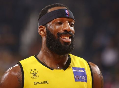Επέστρεψε από τις ΗΠΑ και προπονήθηκε ο Λάκι Τζόουνς
