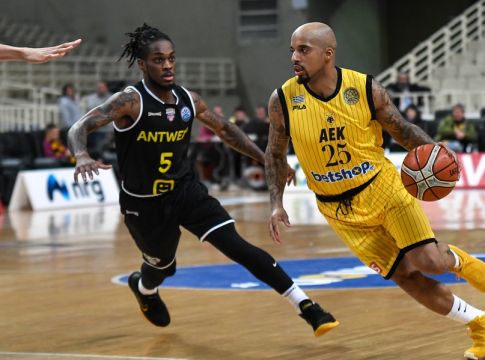 Το δίδυμο Χάντερ και Θίοντορ οδηγεί εκ του ασφαλούς την Ένωση (vids)