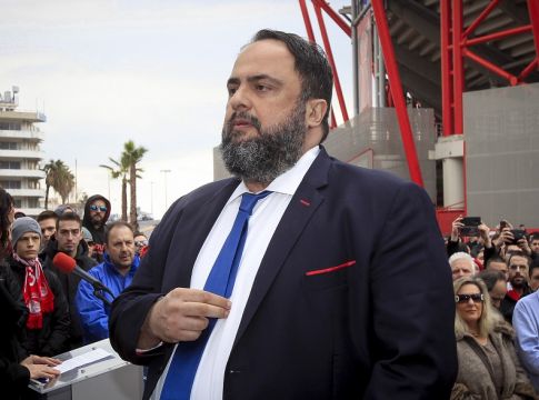 ΠΑΟΚ – Ολυμπιακός: Στην Τούμπα για το μεγάλο ντέρμπι ο Βαγγέλης Μαρινάκης