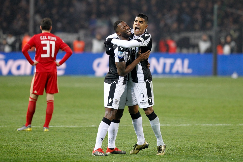 Τα «έσπασε» ο Μάτος στα αποδυτήρια μετά τη νίκη! (vid)