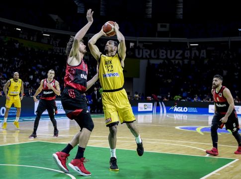 ΑΕΚ – Φλαμένγκο 86-70