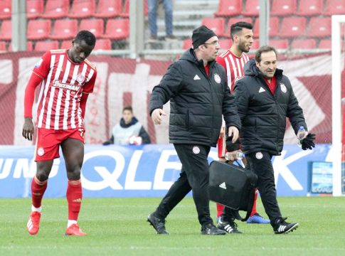 Δύο αναγκαστικές αλλαγές στο 20′ ο Ολυμπιακός