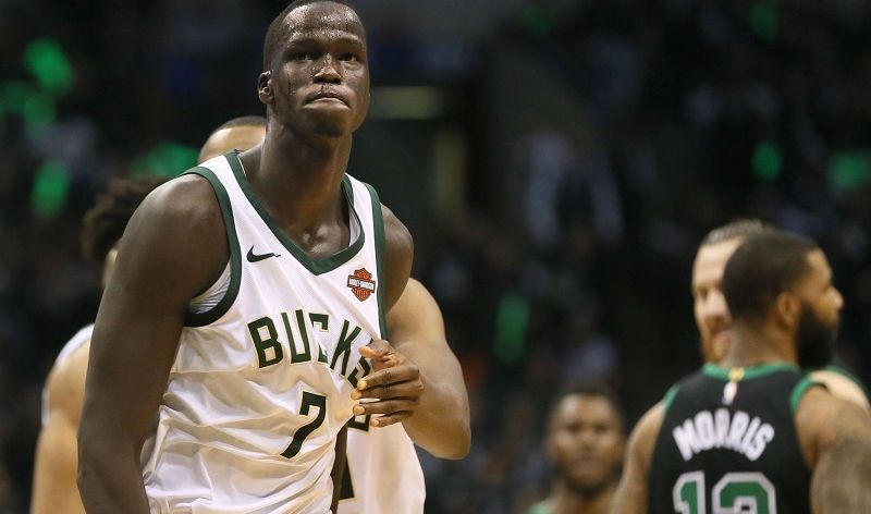 NBA: Ο Στάνλεϊ Τζόνσον στους Μπακς, παίρνουν Μέικερ οι Πίστονς