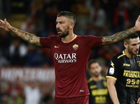 Χάος στη Ρόμα, επίθεση με γκράφιτι στο σπίτι του Κολάροφ (pics)