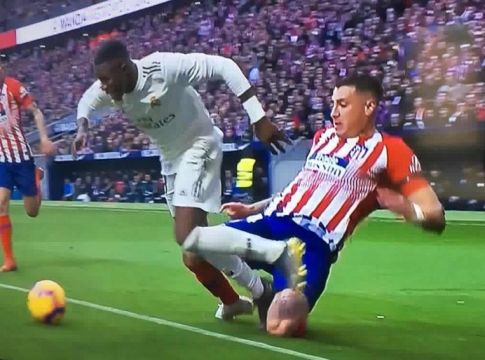 H Ατλέτικο ανάρτησε φωτογραφίες από τις φάσεις αδικήθηκε στο ματς με την Ρεάλ (pics)