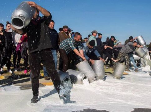 Αποκλεισμένη από… αγρότες η Κάλιαρι ενόψει Μίλαν! (vid)