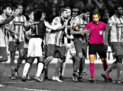 Σκουλάς κανονικός είναι μόνο ο λυράρης