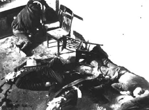 Η μεγάλη σφαγή του Αγίου Βαλεντίνου – Ο Αλ Καπόνε καθαρίζει τους εχθρούς του