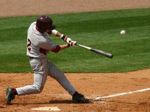 Τραγικό θάνατο βρήκε γυναίκα από χτύπημα μπάλας μπέιζμπολ