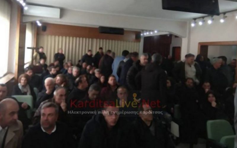 Το «ντου» των μπράβων στην ΕΠΣ Καρδίτσας, προσαγωγή Σκάρλου (vid)