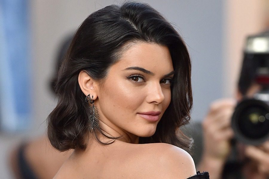 Εντελώς γuμνή φωτογραφήθηκε η Kendall Jenner και το instagram πήρε φωτιά