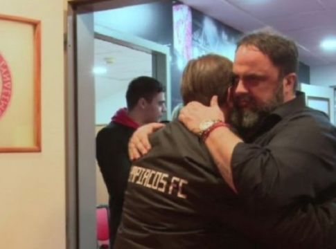 Η αγκαλιά του Μαρινάκη στον Μαρτίνς και το «μπράβο κόουτς»! (vid)