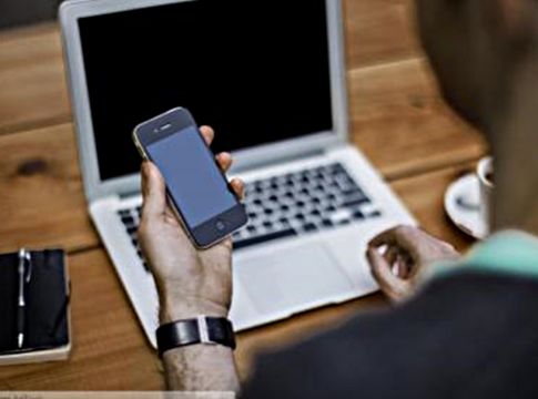 Κινητά τηλέφωνα: Δείτε ποιες συσκευές εκμπέμπουν την μεγαλύτερη ακτινοβολία