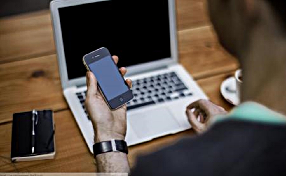 Κινητά τηλέφωνα: Δείτε ποιες συσκευές εκμπέμπουν την μεγαλύτερη ακτινοβολία