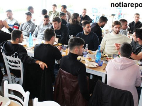 Το γεύμα της ΑΕΚ στη Βουλιαγμένη και τα γενέθλια του Χουλτ (pics,vid)