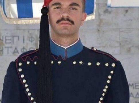 Η συγκινητική ανάρτηση του προπονητή του άτυχου Εύζωνα: «Καλό Παράδεισο τσολιά μου»
