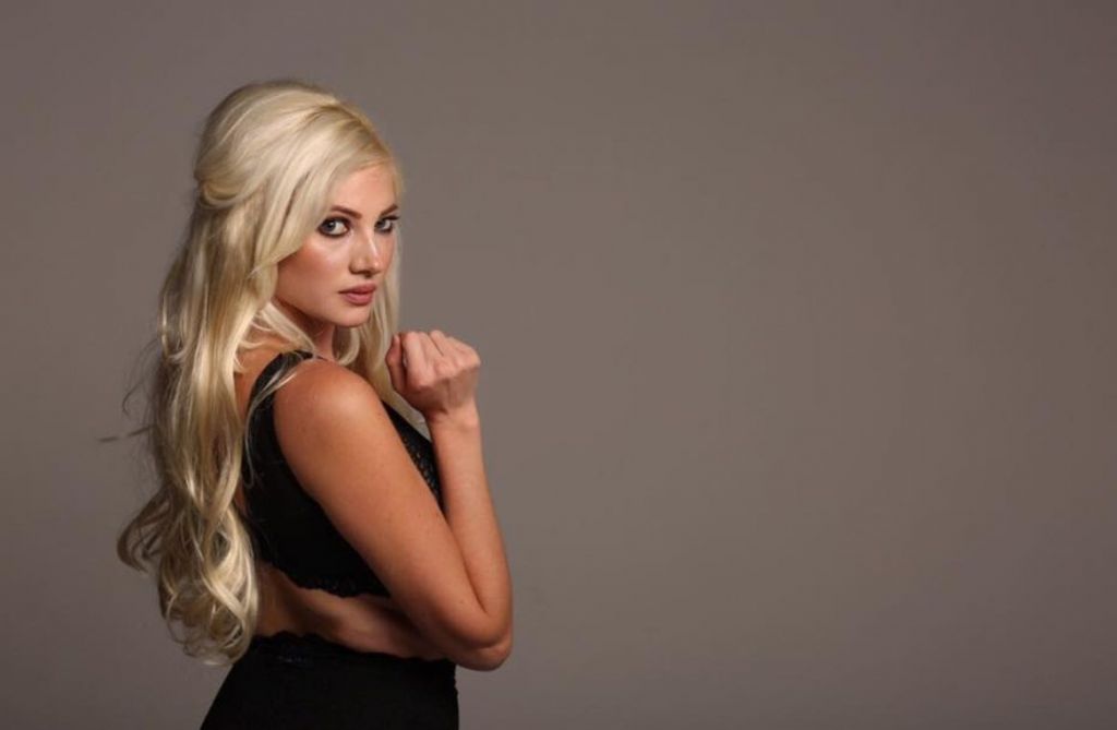 Τζούλια Αλεξανδράτου: Θα πάθετε πλάκα με το σπίτι της στην Αγγλία (pics)