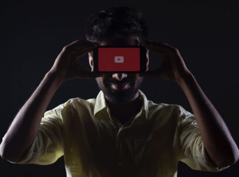 YouTube: Γιατί εταιρείες – κολοσσοί αφαιρούν τις διαφημίσεις τους από βίντεο
