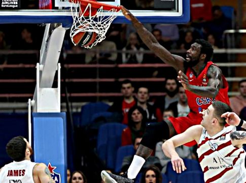 Το showtime του Χάντερ στη ρακέτα της Αρμάνι (vid)