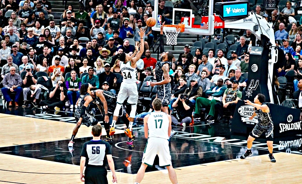 Σαν Αντόνιο Σπέρς – Μιλγουόκι Μπακς 121-114