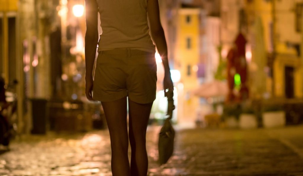 Πάνω από 2.000 φοιτήτριες στην Ελλάδα έβαλαν αγγελία σε ροζ site – Πόσα λεφτά βγάζουν